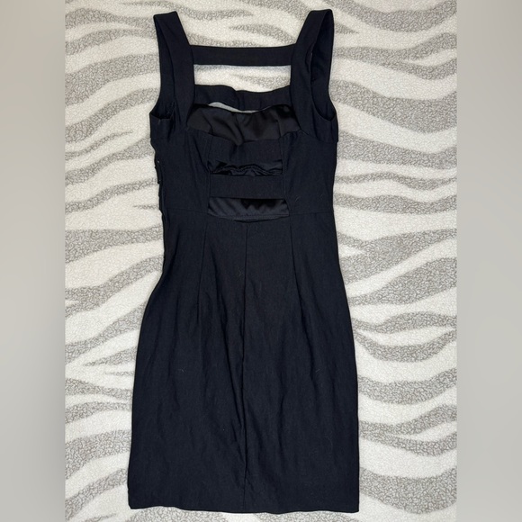 LBD || Size 3 - Picture 2 of 2